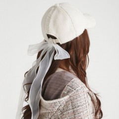 秋支度は小物から【 2026 AUTUMN GOODS COLLECTION 】コラボ ボア キャップ や バニティ 、シーズンライクな ムートン ショルダー 、レザー シューズ など トレンド小物をピックアップ