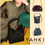 【 YAHKI 2026 FALL/WINTER COLLECTION 】定番人気の バケツ 型 ボディバッグ や上質な シュリンク レザー トート 、 ポリエステル リュック など 秋冬の新作が多数入荷♪
